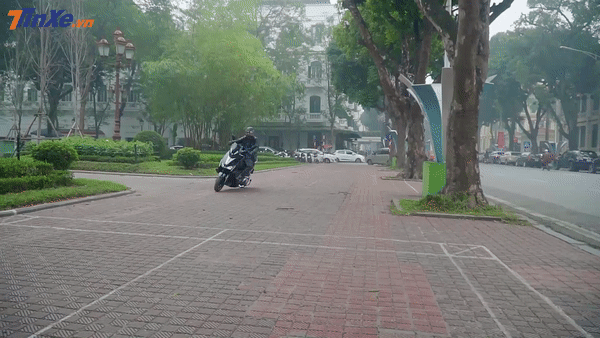 Ảnh cắt từ Video Clip trải nghiệm xe Pega NewTech