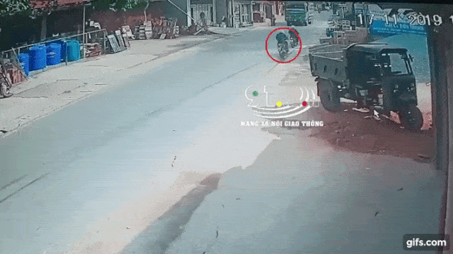 Khoảnh khắc vụ tai nạn xảy ra