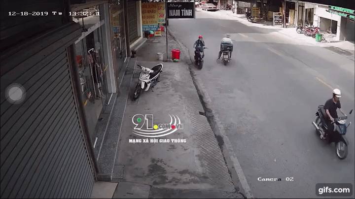 Khoảnh khắc vụ tai nạn xảy ra