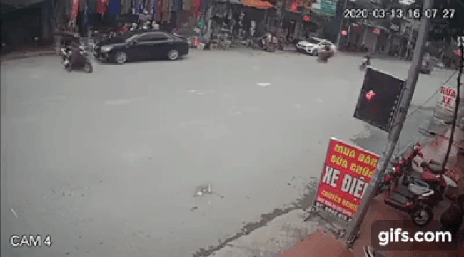Khoảnh khắc vụ tai nạn xảy ra