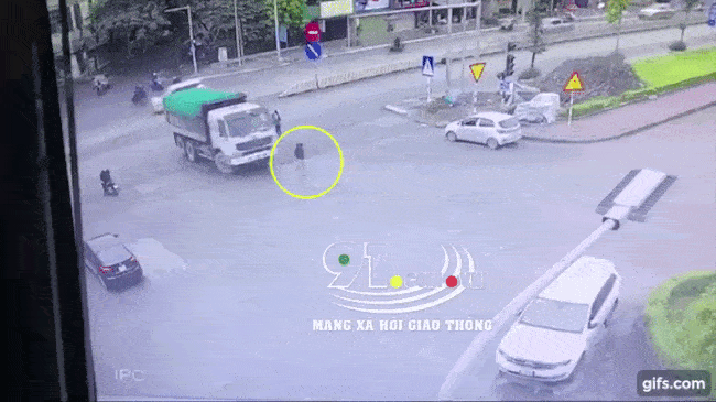 Khoảnh khắc vụ tai nạn xảy ra