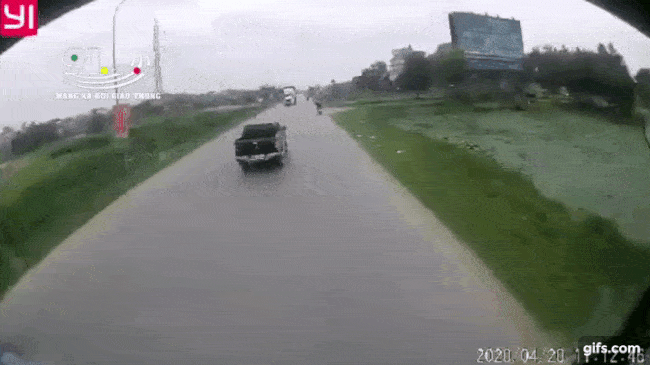 Khoảnh khắc vụ tai nạn su&yacute;t ch&uacute;t nữa th&igrave; xảy ra