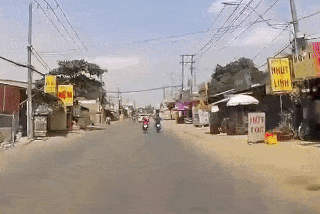 Khoảnh khắc vụ tai nạn liên hoàn xảy ra
