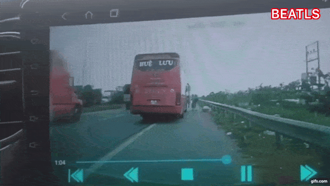 Khoảnh khắc vụ tai nạn xảy ra