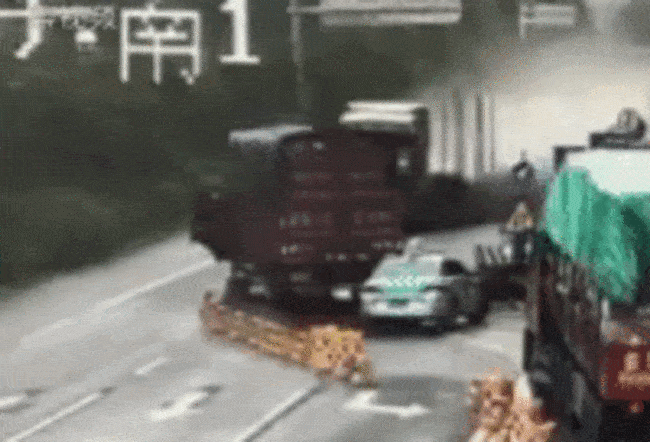 Khoảnh khắc vụ tai nạn xảy ra