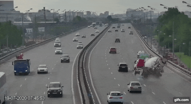 Khoảnh khắc vụ tai nạn xảy ra