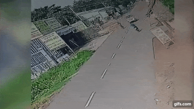 Khoảnh khắc vụ tai nạn xảy ra