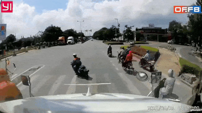 Khoảnh khắc vụ tai nạn xảy ra