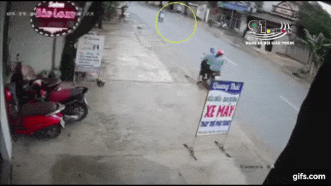 Khoảnh khắc vụ tai nạn xảy ra
