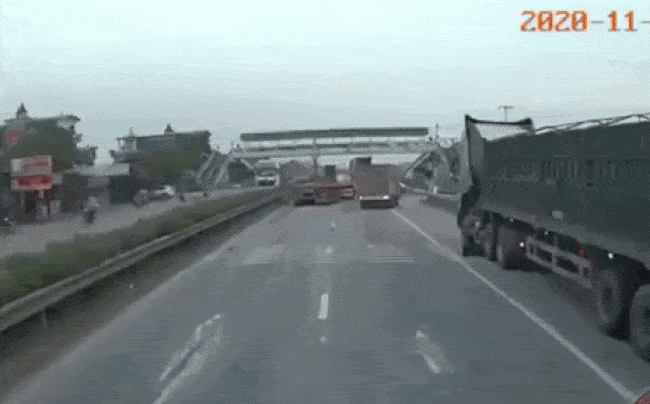 Khoảnh khắc vụ tai nạn xảy ra