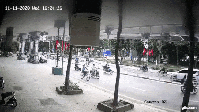 Khoảnh khắc vụ tai nạn xảy ra