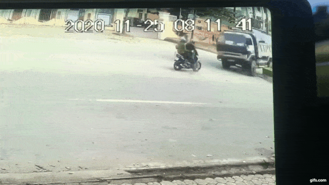 Khoảnh khắc vụ tai nạn xảy ra