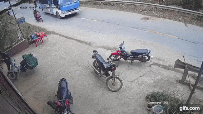 Khoảnh khắc vụ tai nạn xảy ra