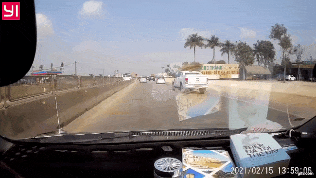 Khoảnh khắc vụ tai nạn xảy ra