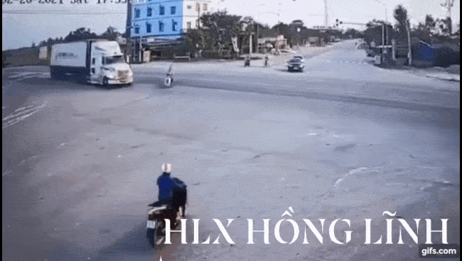 Khoảnh khắc vụ tai nạn xảy ra
