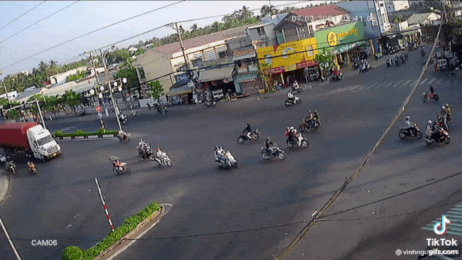 Khoảnh khắc vụ tai nạn xảy ra