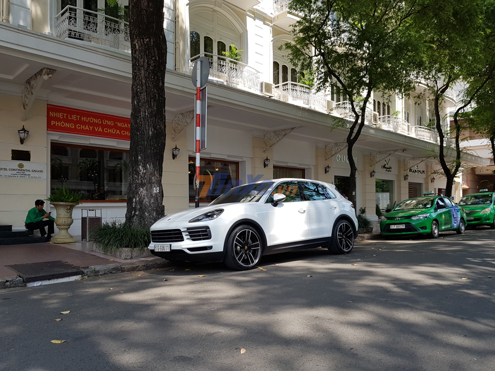 Cường Đô-la lại chọn lái Porsche Cayenne S để họp mặt cùng đoàn Car Passion vào cuối tuần vừa qua