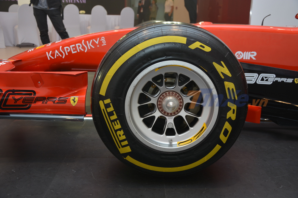 La-zăng cùng lốp Firelli trên xe đua Công thức 1 của Ferrari