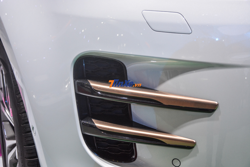 Range Rover Evoque 2020 có thể lội nước sâu 600mm