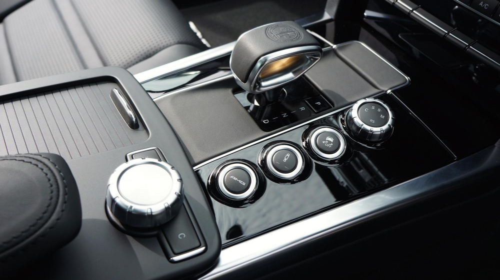 Những nút điều khiển trong xe thường có nhiều tích trữ vi khuẩn