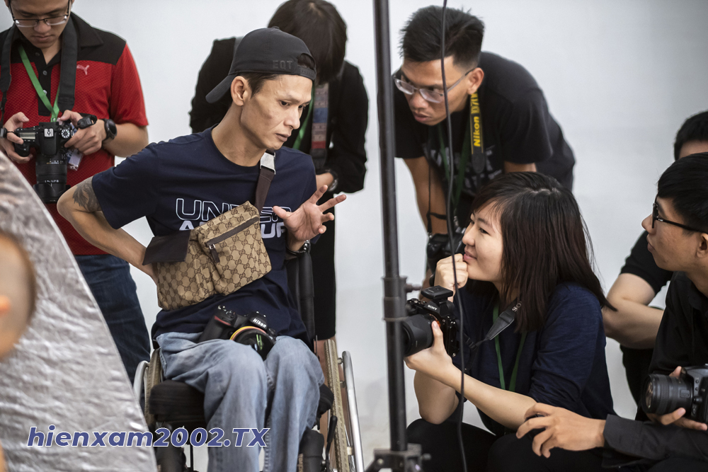 Nhiếp ảnh gia Lân Trần - anh bị liệt sau tai nạn xe máy 