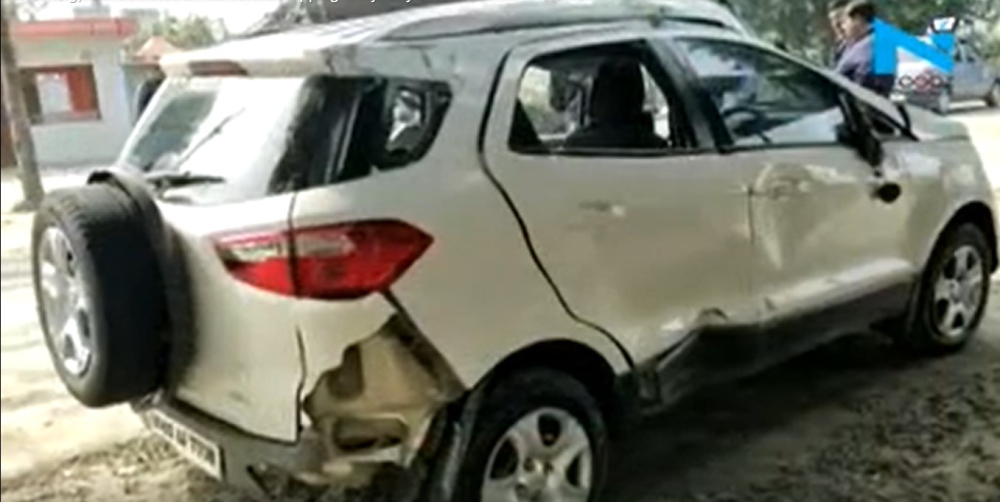 Chiếc Ford EcoSport bị hư hỏng nặng sau vụ tai nạn