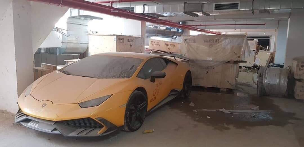 Lamborghini Huracan LP610-4 độ Mansory đình đám một thời hiện nằm phủ bụi tại nhà kho ở Nha Trang