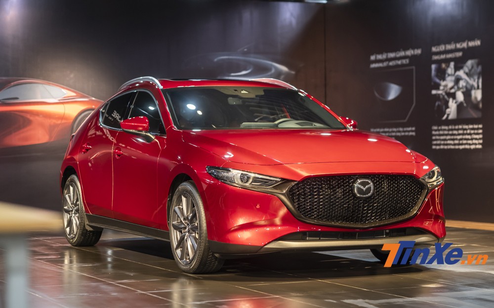 Mazda với công nghệ phanh tự động khẩn cấp AEB trên những chiếc Mazda3 2020.