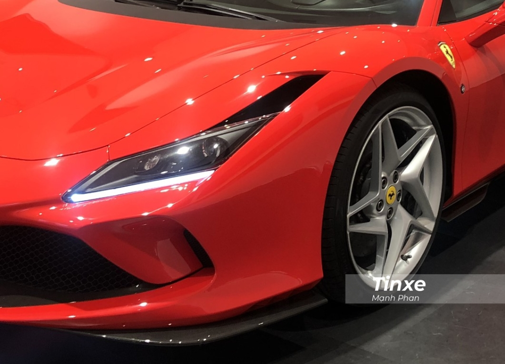 Siêu xe Ferrari F8 Tributo có tốc độ tối đa 340 km/h