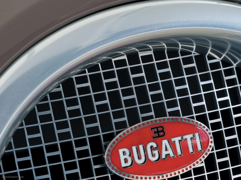 Hay lưới tản nhiệt phía trước đầu xe cũng được tạo hình từ chữ H. Trên tấm lưới tản nhiệt này có logo của Bugatti. 