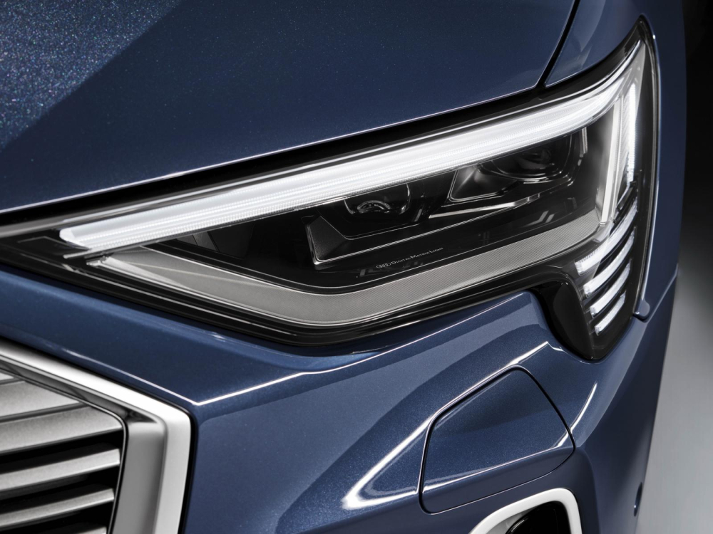 Đèn pha Matrix LED kỹ thuật số mới của Audi