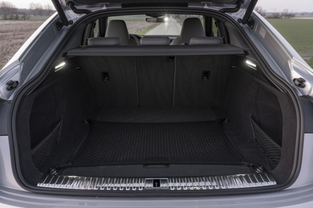 Khoang hành lý của Audi E-Tron Sportback 2020