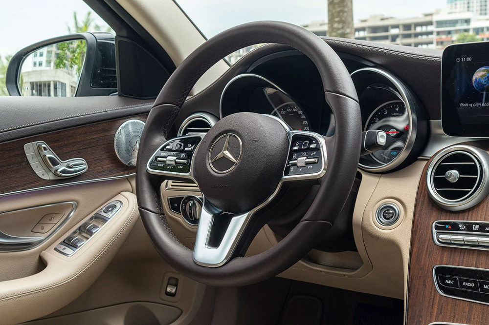 Vô lăng xe Mercedes-Benz C200 Exclusive