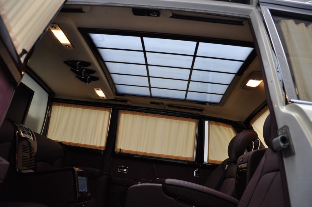 Cửa sổ trời toàn cảnh của Mercedes-Benz 600 Pullman