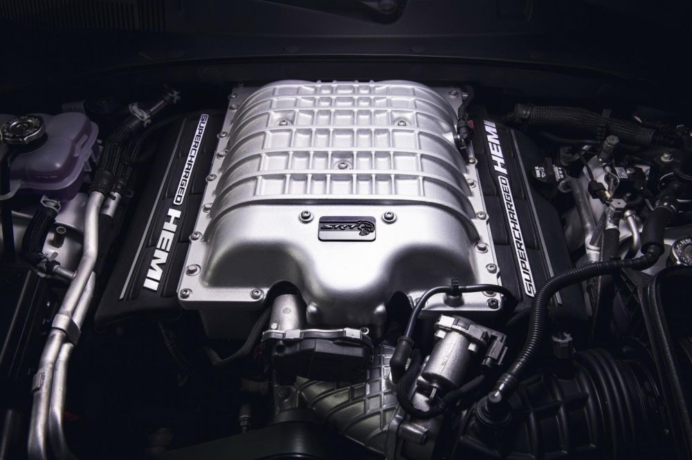 Động cơ HEMI V8 6.2L trên Dodge Charger SRT Hellcat Redeye