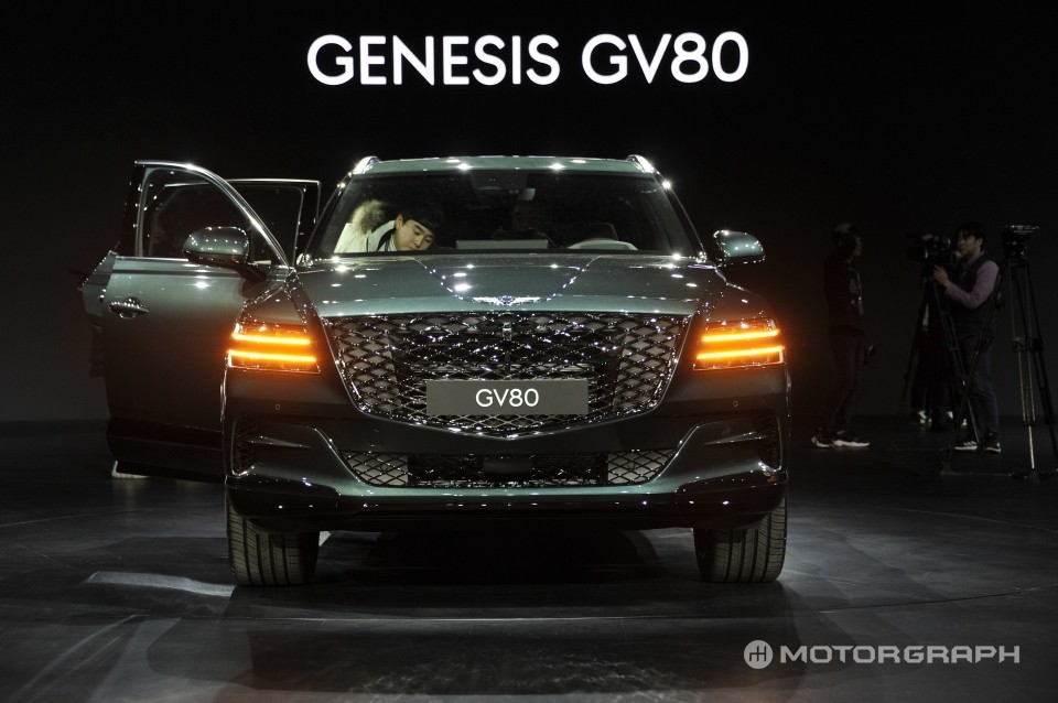Cận cảnh thiết kế đầu xe của Genesis GV80