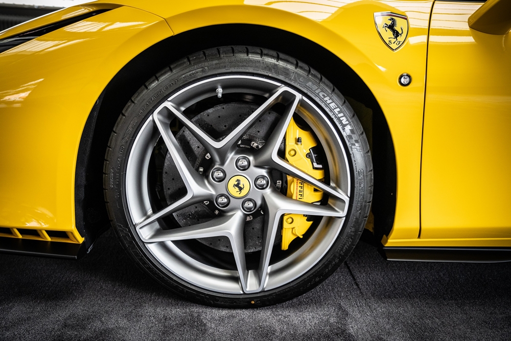 La-zăng của siêu xe Ferrari F8 Spider 