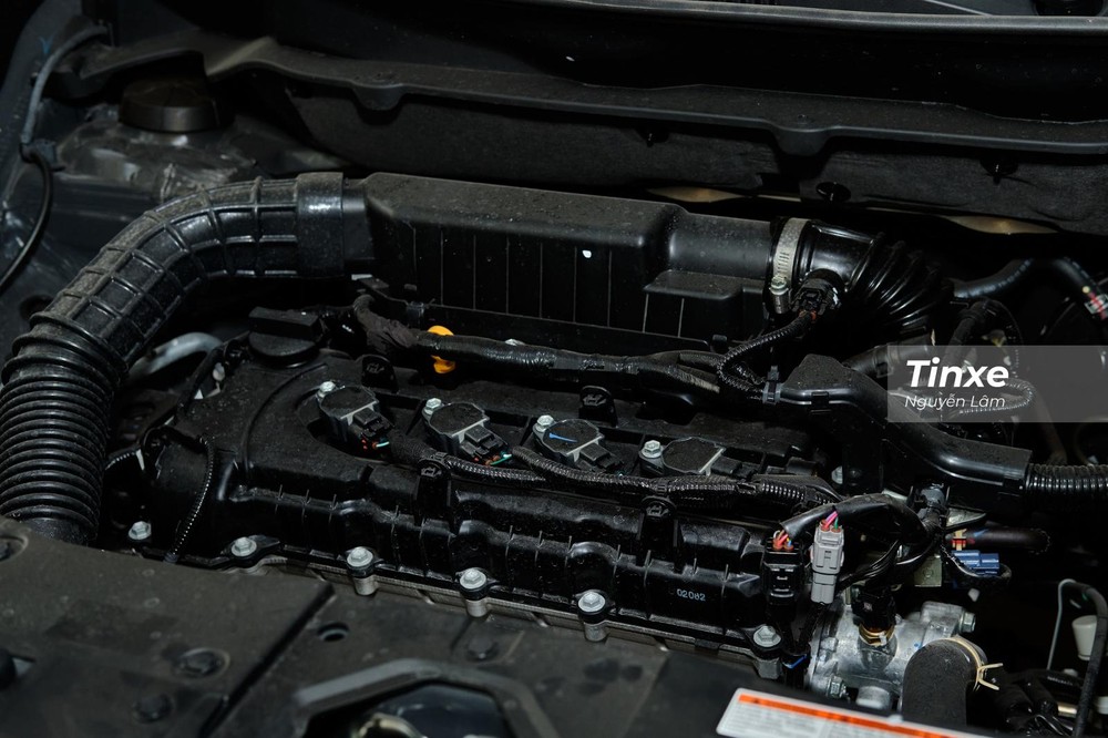 Động cơ của Suzuki XL7 bị các khách hàng phản ánh bám dính dầu