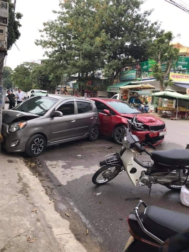 Hiện trường vụ tai nạn liên hoàn tại Thanh Hóa