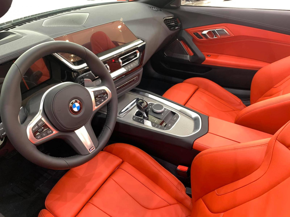 Bảng điều khiển của BMW Z4 chính hãng