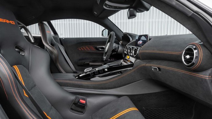 Còn đây là nội thất của siêu xe Mercedes-AMG GT Black Series 