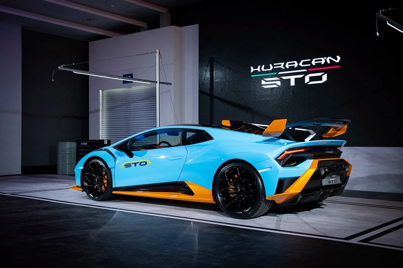 Vẻ đẹp của siêu xe Lamborghini Huracan STO