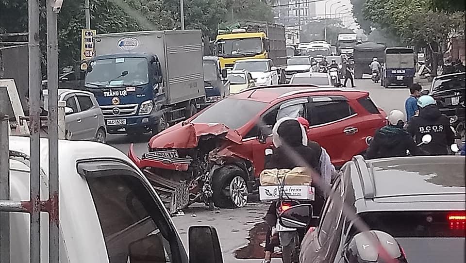 Vụ tai nạn đã gây ùn tắc giao thông
