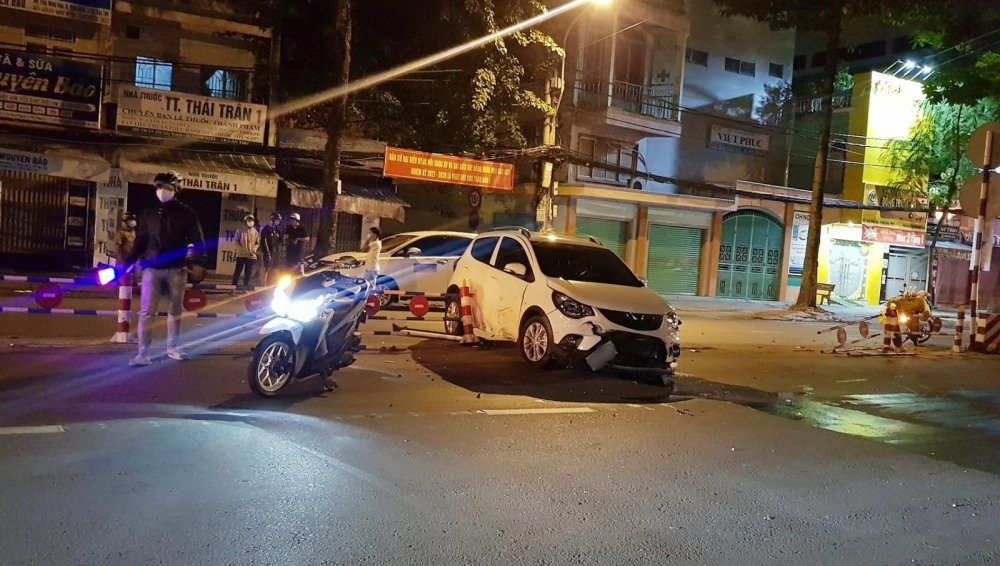 Vụ tai nạn khiến xe VinFast Fadil hư hỏng nặng