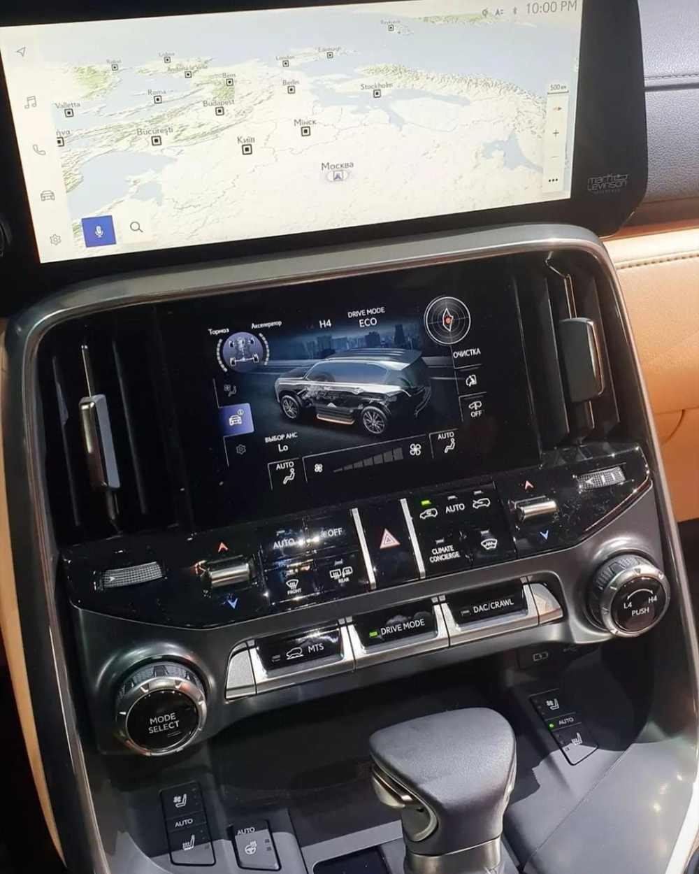 2 màn hình 12,3 inch và 7 inch mới của Lexus LX 2022