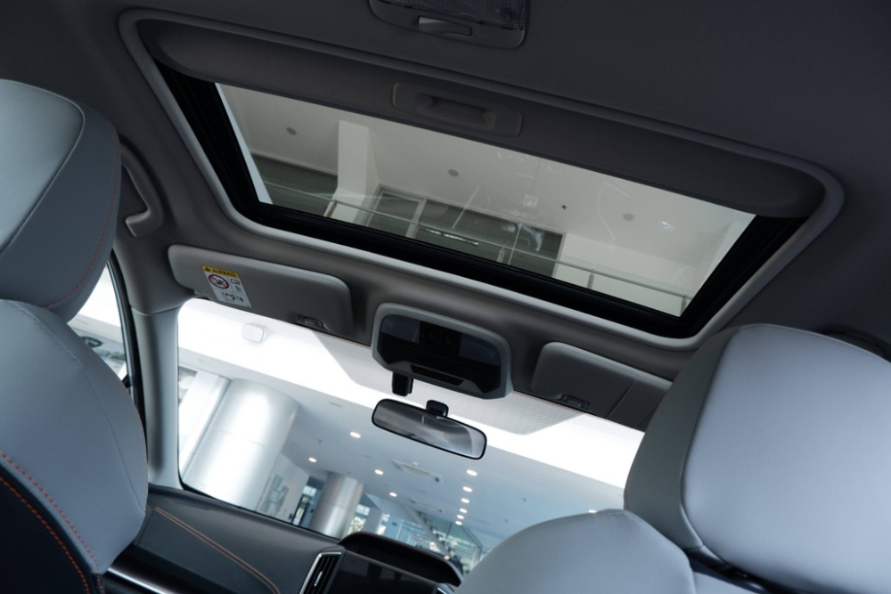 Cửa sổ trời 1 mảnh của Subaru XV 2022
