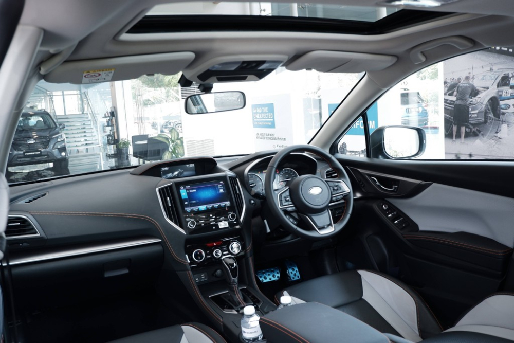 Khoang lái của Subaru XV 2022 tại Indonesia
