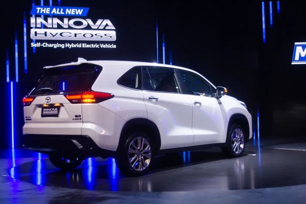 Toyota Innova HyCross 2023 dùng động cơ xăng 2.0L mới