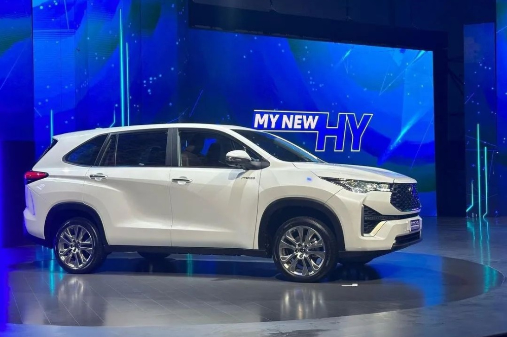 Sườn xe của Toyota Innova HyCross 2023 