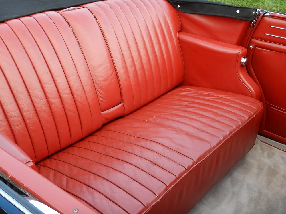 Ghế dài phía sau của Delahaye 180 Cabriolet Limousine Convertible